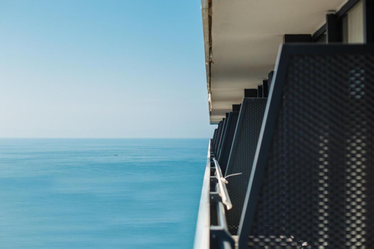 Premium Aparthotel With Sea View Batumi Kültér fotó