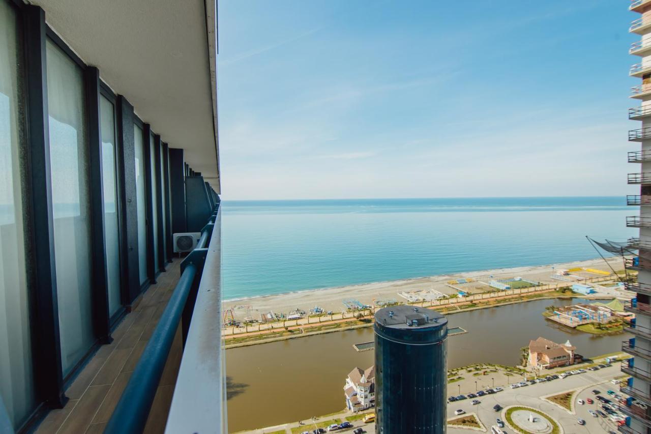 Premium Aparthotel With Sea View Batumi Kültér fotó